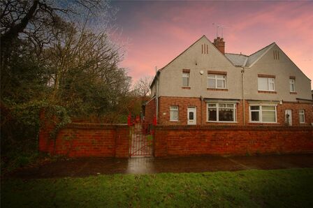 Daw Wood, 3 bedroom Semi Detached House for sale, £165,000