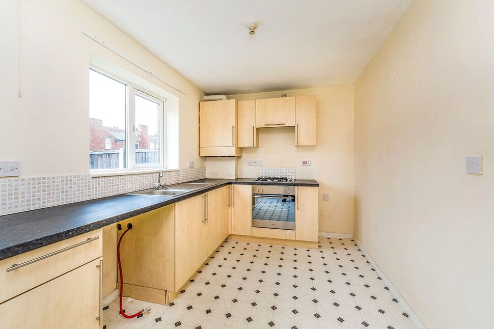 3 bedroom Mid Terrace House for sale, Lockwood Road, Doncaster, DN1 £85,000