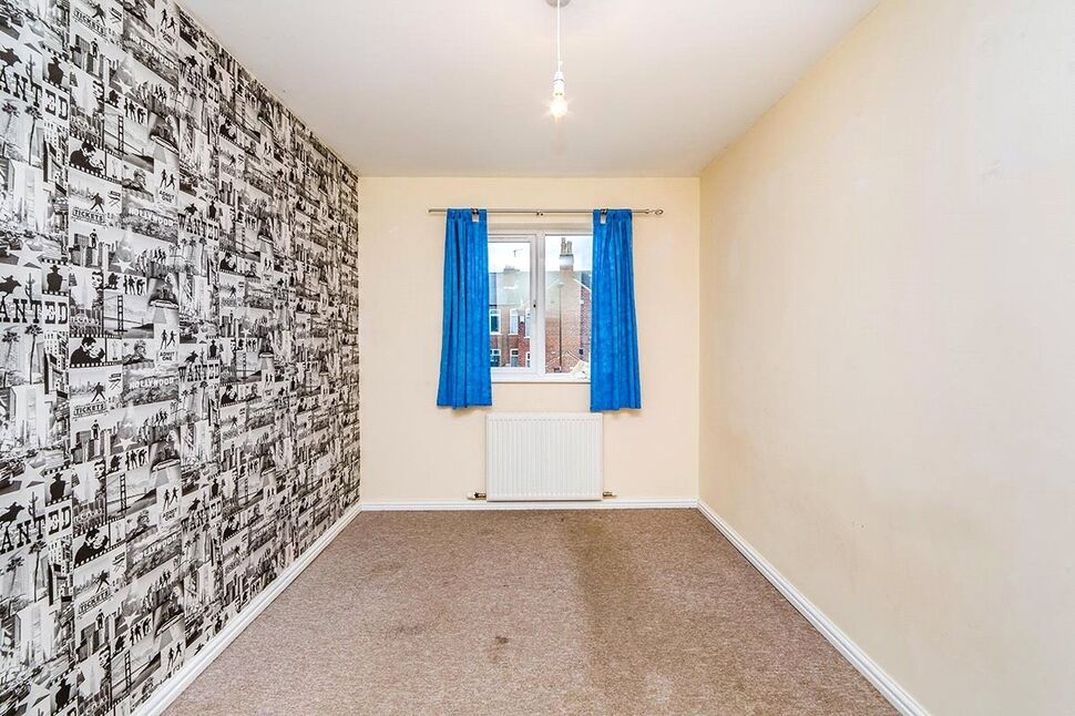 3 bedroom Mid Terrace House for sale, Lockwood Road, Doncaster, DN1 £