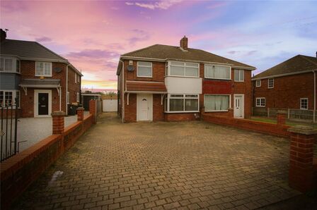 Kelso Drive, 3 bedroom Semi Detached House for sale, £165,000