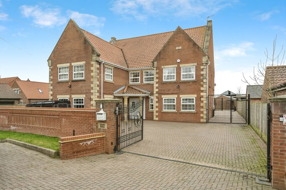 Main image of 6 bedroom Detached House for sale, Moss Road, Moss, South Yorkshire, DN6
