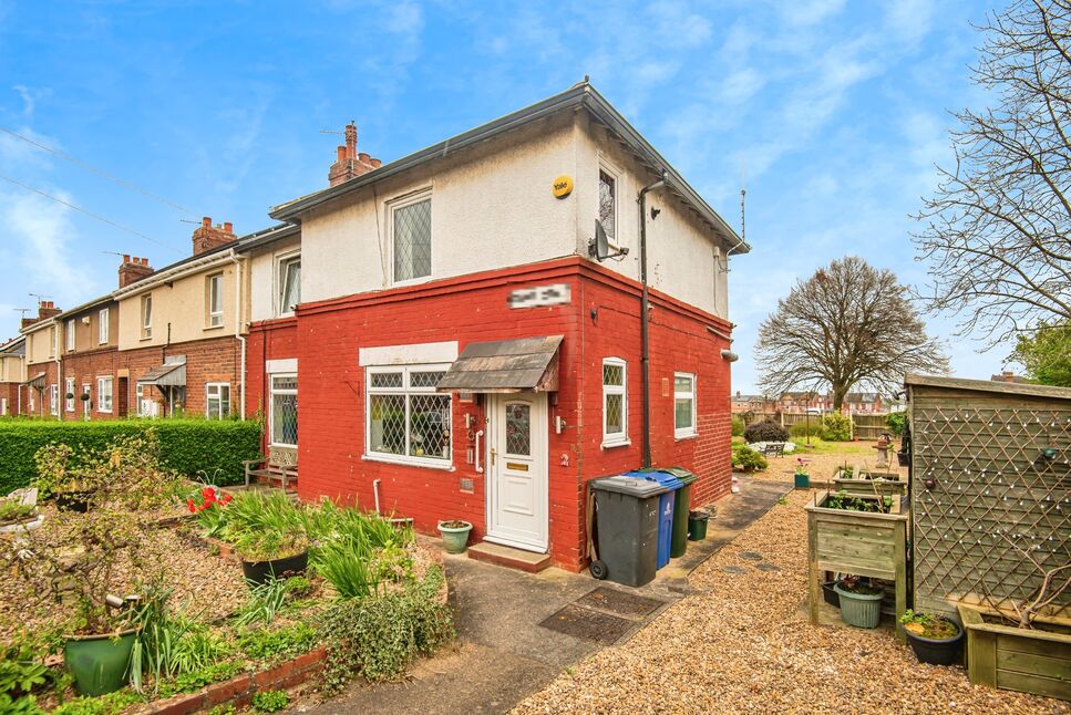 3 bedroom Mid Terrace House for sale, Kings Crescent, Edlington, DN12