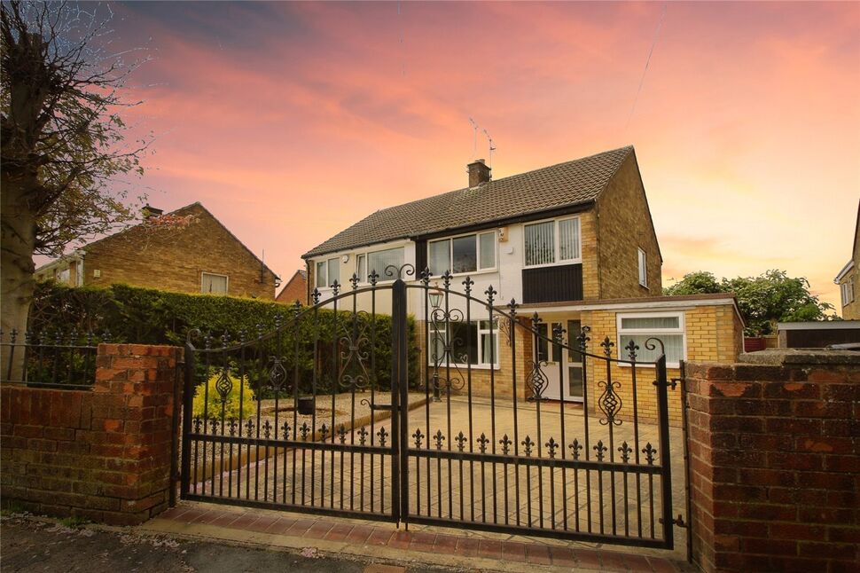 3 bedroom Semi Detached House for sale, Ash Hill Crescent, Hatfield
