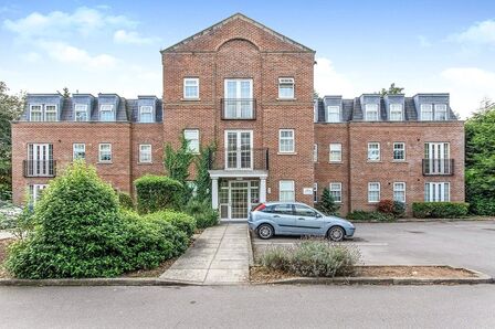 Bawtry Road, 2 bedroom  Flat to rent, £700 pcm