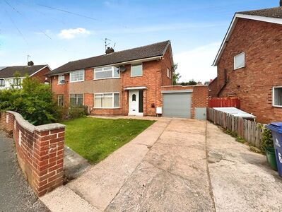 Millwood Road, 3 bedroom Semi Detached House to rent, &pound;950 pcm