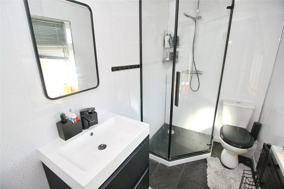 Shower Room / Wc