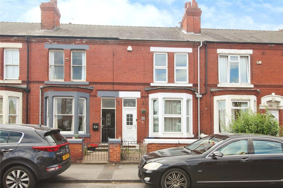 3 bedroom Mid Terrace House for sale