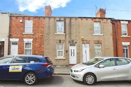 2 bedroom Mid Terrace House for sale