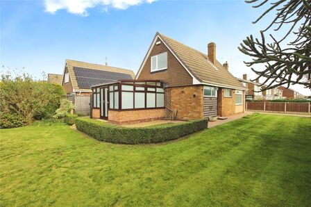 Menson Drive, 2 bedroom Detached House for sale, £245,000