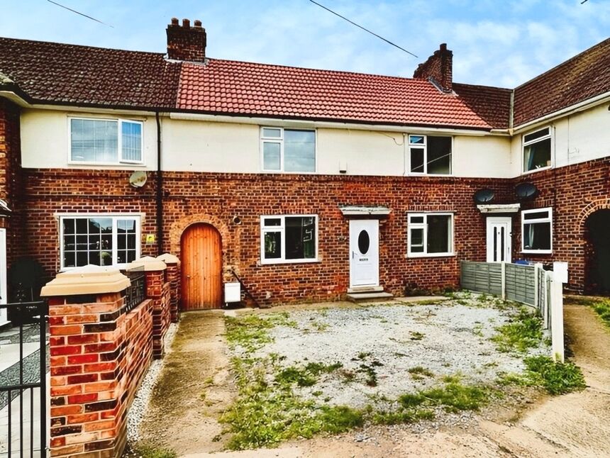 Main image of 3 bedroom Mid Terrace House to rent, Elm Place, Armthorpe, South Yorkshire, DN3