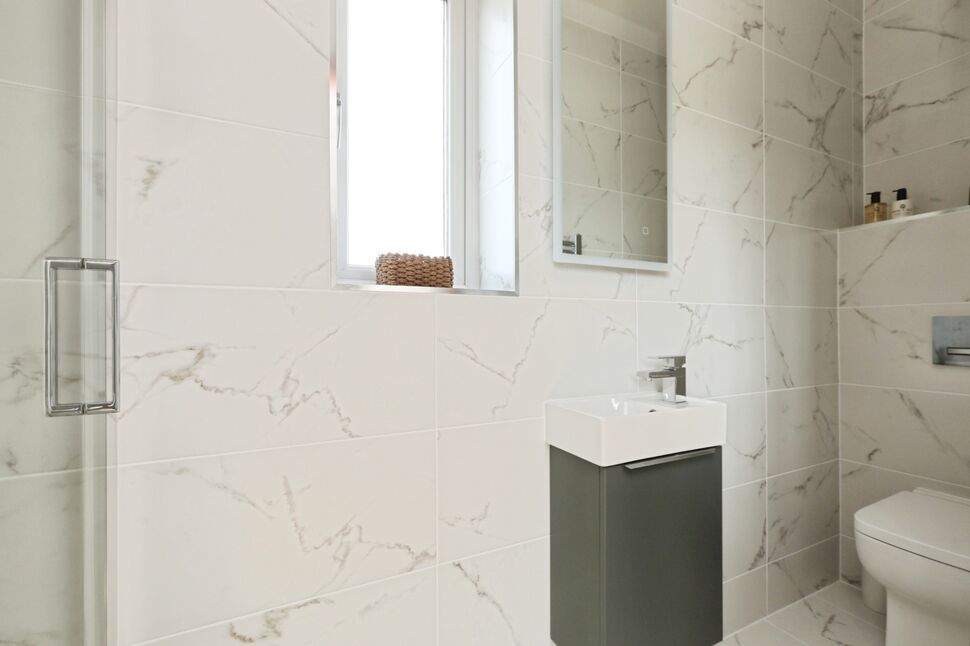 En-Suite Shower / Wc