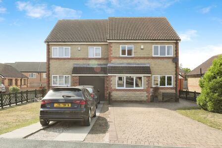 Galway Mews, 3 bedroom Semi Detached House for sale, £220,000