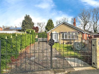 Grange Close, 2 bedroom Detached Bungalow for sale, £210,000