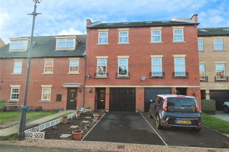 4 bedroom Mid Terrace House for sale