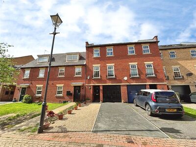 4 bedroom Mid Terrace House for sale