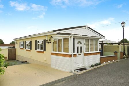 2 bedroom Detached House for sale