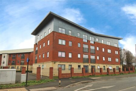 York Road, 2 bedroom  Flat for sale, £95,000