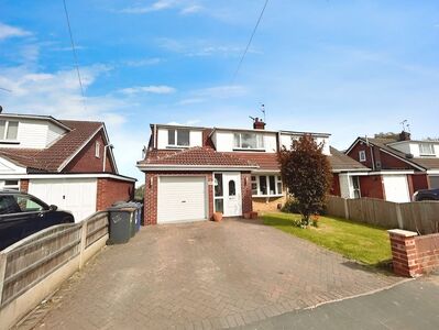 Clifton Drive, 4 bedroom Semi Detached House to rent, £1,350 pcm