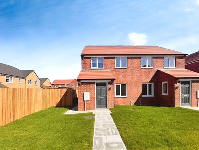 Swan Lane, 3 bedroom Semi Detached House to rent, £1,015 pcm