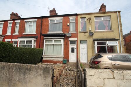 2 bedroom Mid Terrace House for sale