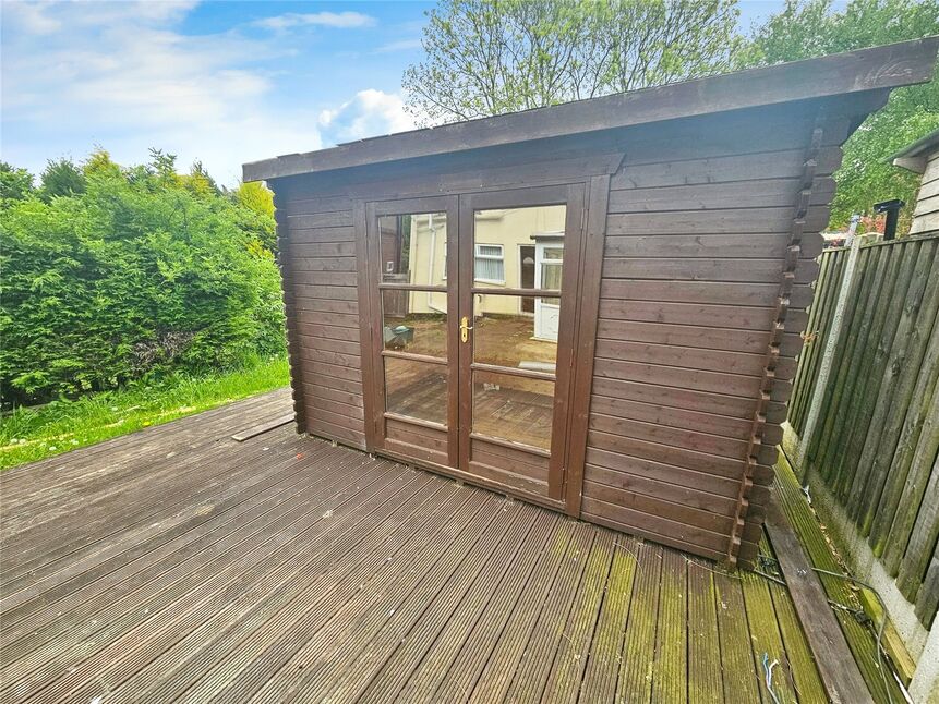 Outbuilding / Office