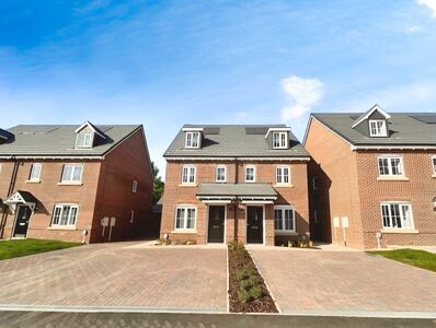 Conduit Road, 3 bedroom Semi Detached House to rent, £1,215 pcm