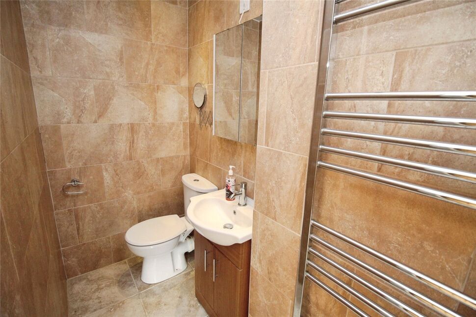 En-Suite Shower / Wc