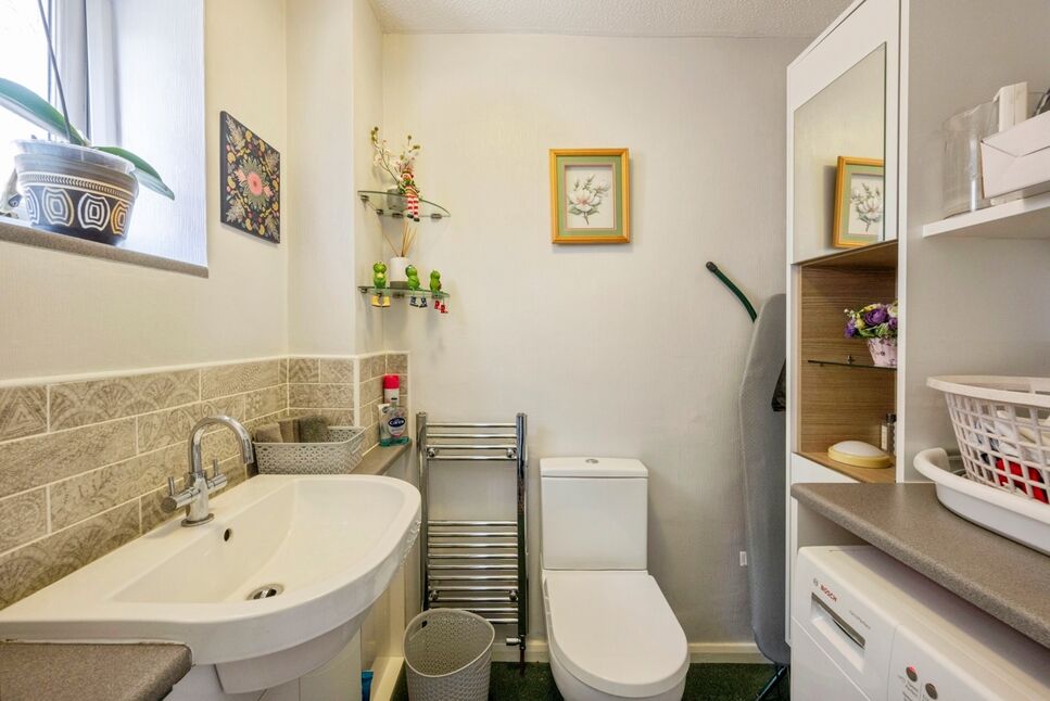 Cloakroom / Wc