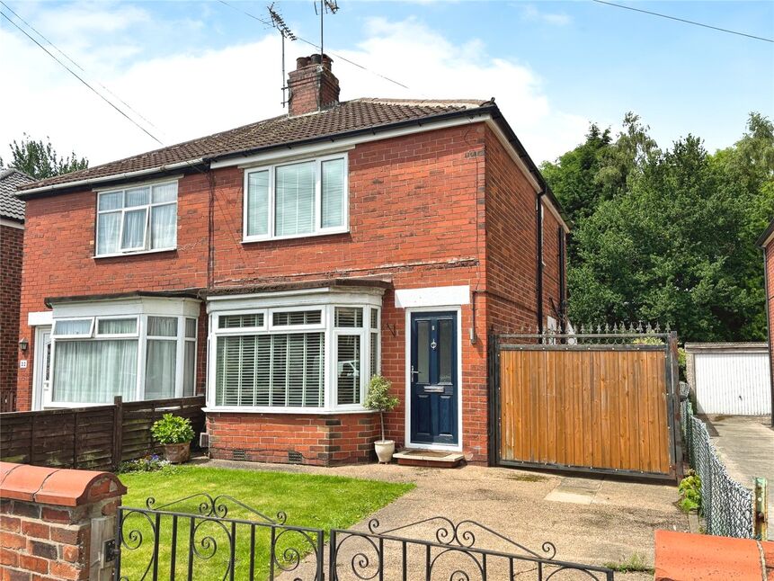 Main image of 2 bedroom Semi Detached House for sale, Crompton Avenue, Doncaster, South Yorkshire, DN5