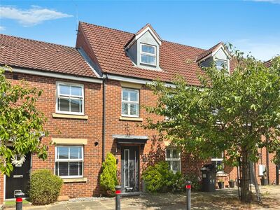 3 bedroom Mid Terrace House for sale
