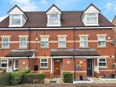 3 bedroom Mid Terrace House for sale