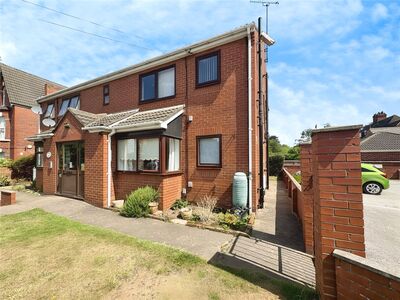 Auckland Road, 2 bedroom  Flat to rent, £825 pcm