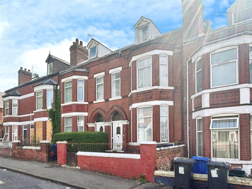 4 bedroom Mid Terrace House for sale