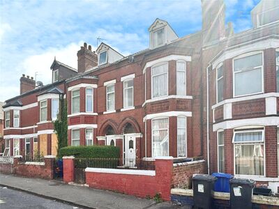 4 bedroom Mid Terrace House for sale