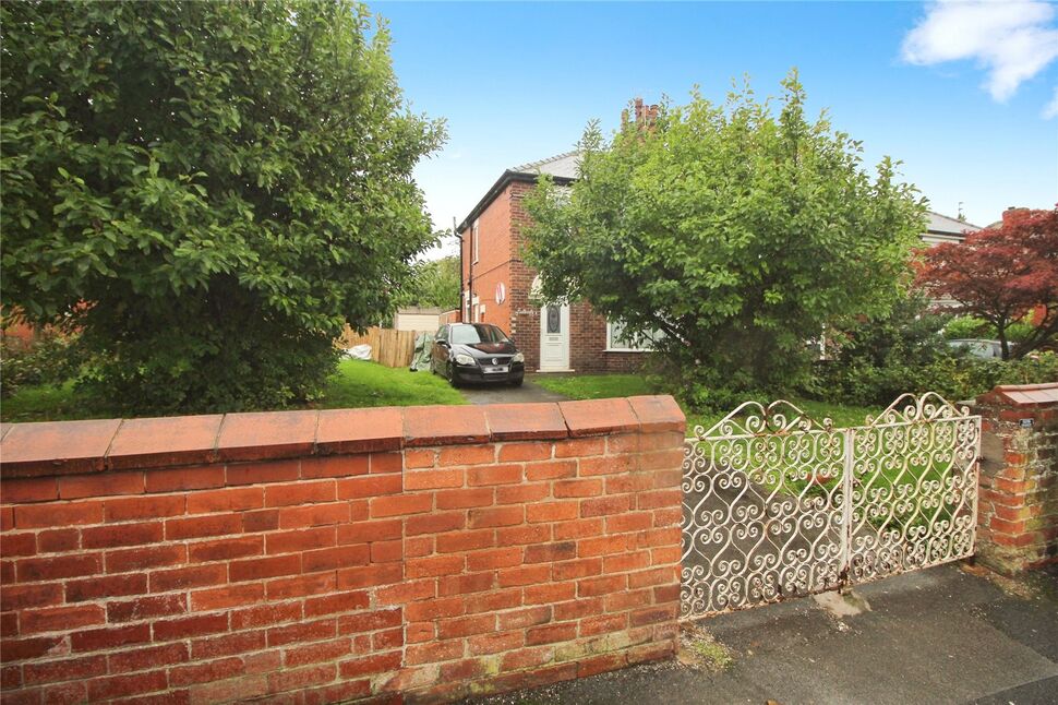 Main image of 3 bedroom Semi Detached House for sale, Middlebrook Lane, Thorne, South Yorkshire, DN8