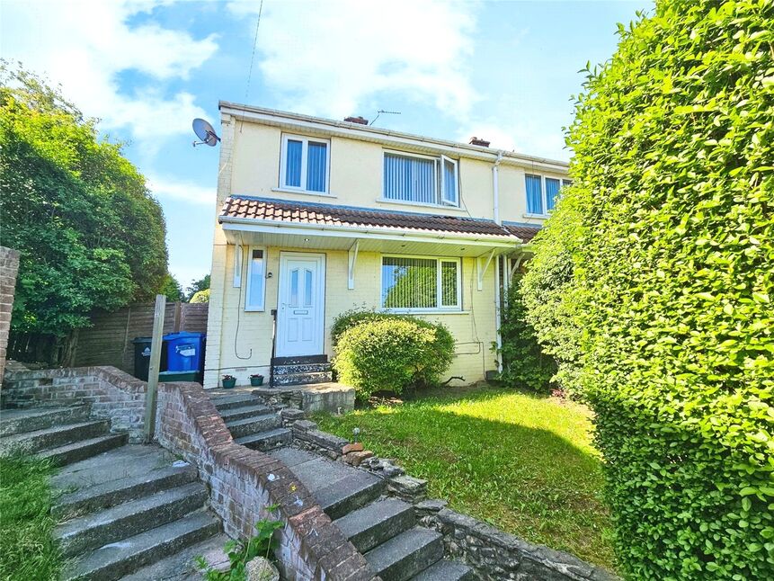 Main image of 3 bedroom Semi Detached House to rent, Linden Grove, Edlington, South Yorkshire, DN12