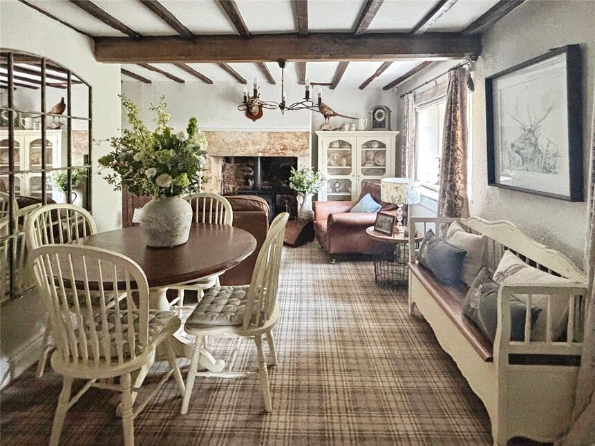 Sitting Room / Dining Room