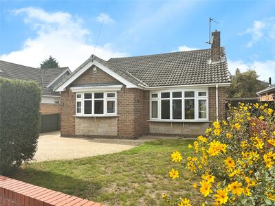 Ivanhoe Way, 2 bedroom Detached Bungalow for sale, £250,000