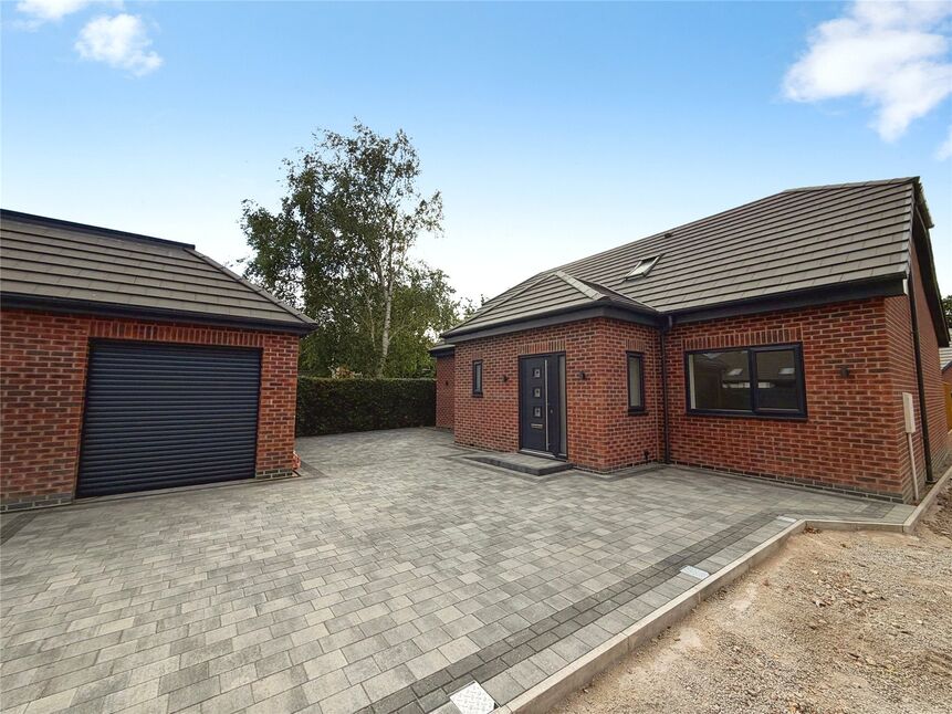 Main image of 4 bedroom Detached House for sale, Doncaster Road, Hatfield, South Yorkshire, DN7
