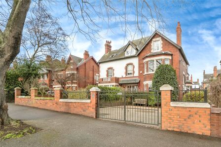 Town Moor Avenue, 6 bedroom Semi Detached House for sale, £400,000