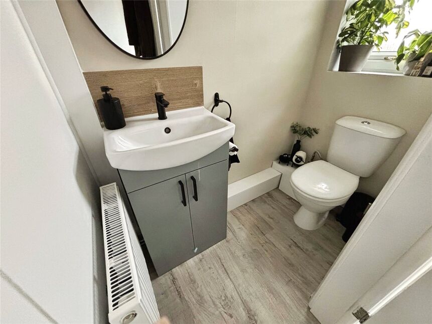 Cloakroom / Wc