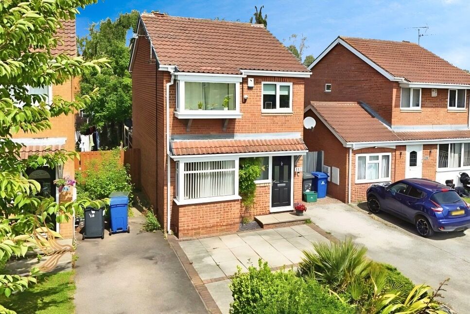 Main image of 3 bedroom Detached House for sale, Cedar Road, Doncaster, South Yorkshire, DN4