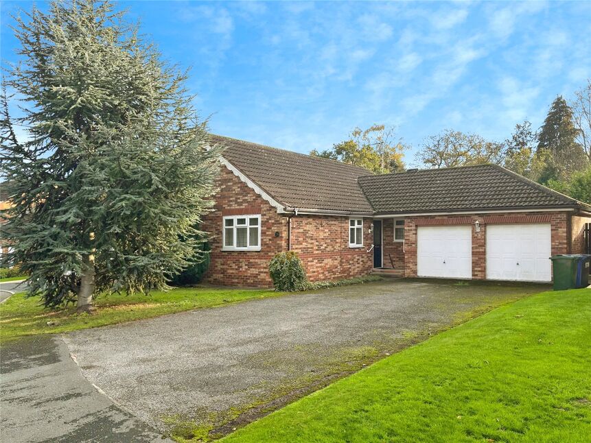 Main image of 3 bedroom Detached Bungalow for sale, Hatchellwood View, Doncaster, South Yorkshire, DN4