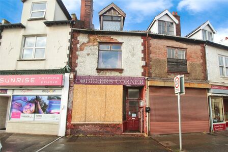 3 bedroom Mid Terrace House for sale