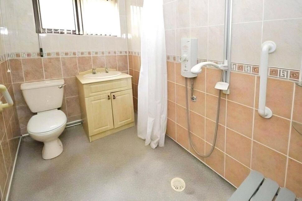 Shower Room / Wc