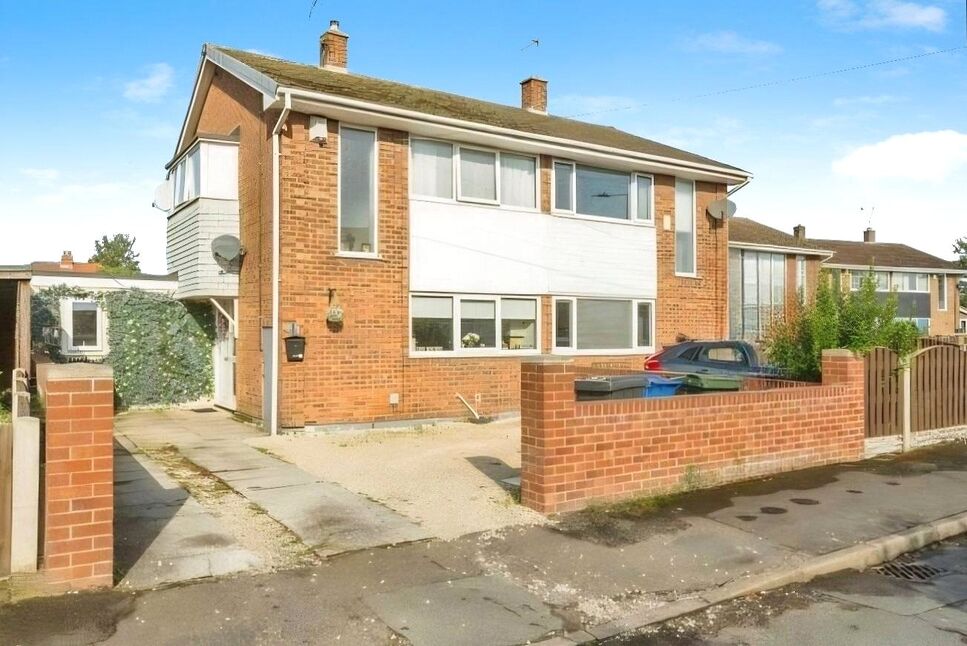 Main image of 3 bedroom Semi Detached House for sale, Thompson Nook, Hatfield, South Yorkshire, DN7