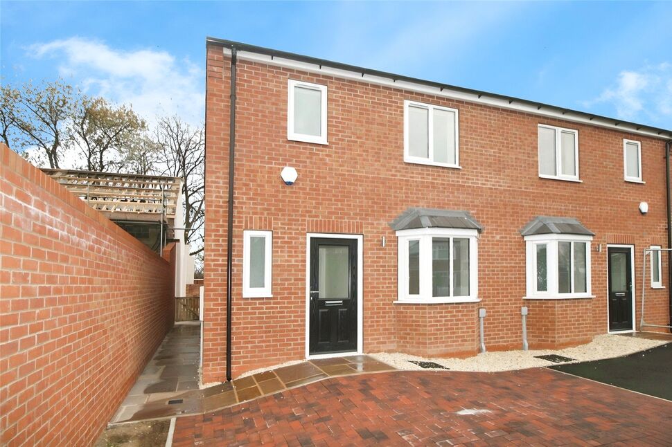Main image of 3 bedroom Semi Detached House to rent, Oswin Avenue, Doncaster, South Yorkshire, DN4