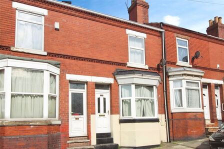 3 bedroom Mid Terrace House for sale