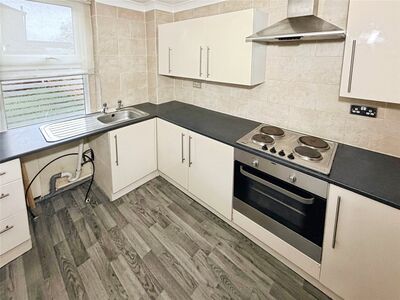 Shadyside, 2 bedroom Mid Terrace House for sale, &pound;55,000