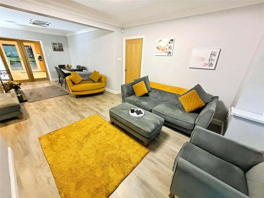 Open Plan Lounge Diner